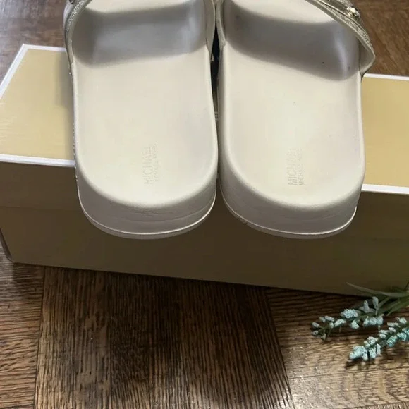 MICHAEL KORS Brandy Slide - Picture 4 of 8